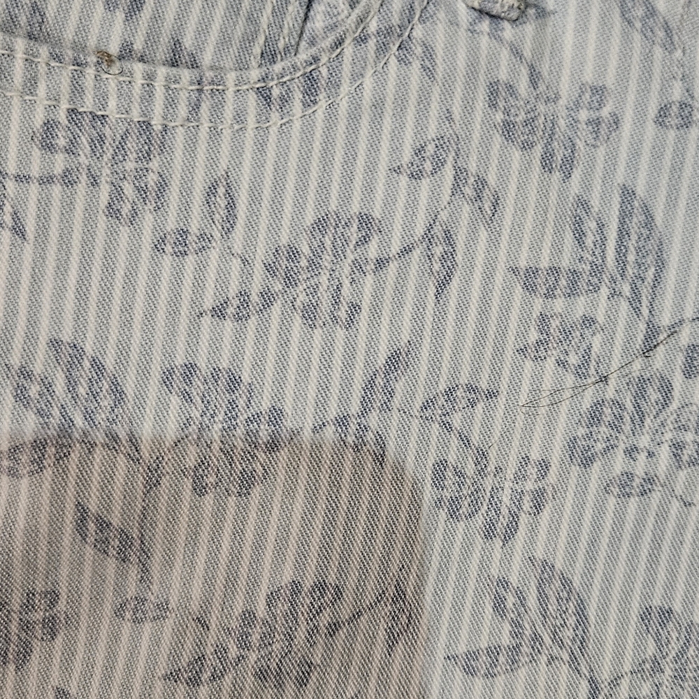 Old Navy Boyfriend Printed‎ Denim Shorts. Size 4 - Picture 7 of 7